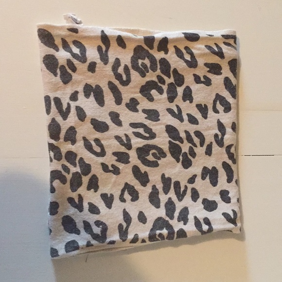 Animal print scarf - Picture 2 of 5